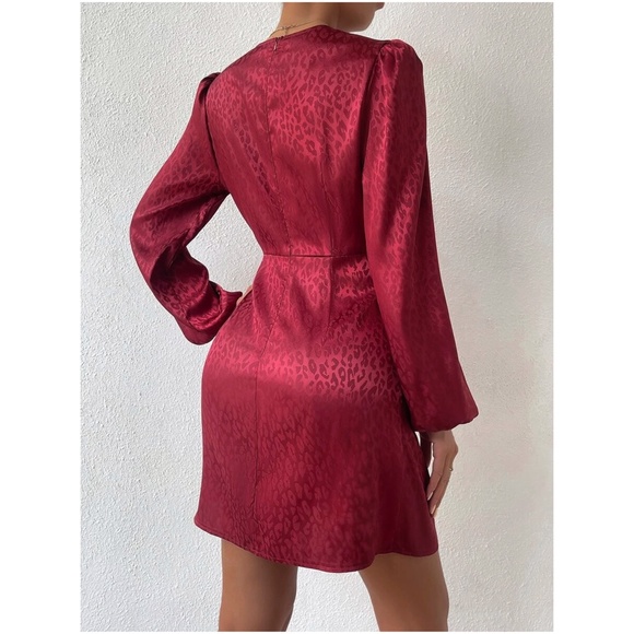 Luxe Red Leopard Print Satin Puff Sleeve Party Dress - Picture 4 of 4